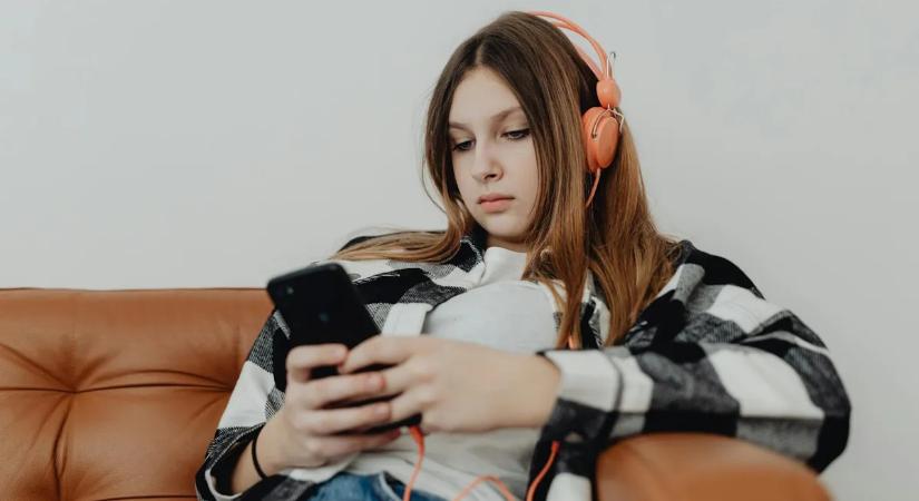 Kideríthetik a szülők, hogy miről beszélt a gyerekük a chatbottal