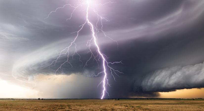 Villám csapott a férfibe - hétszer - szabályosan beleőrült, az emberek féltek a társaságában