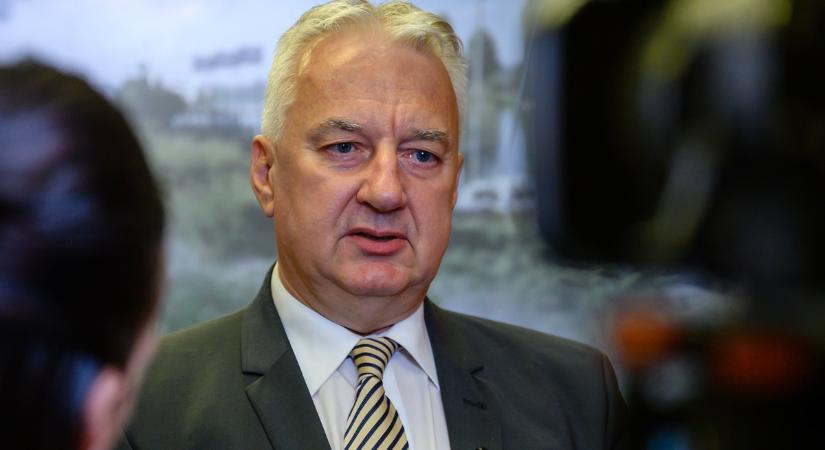 Semjén Zsolt lemondott, de nem tartottak rá igényt: ‘…megfelelő időpontban megtartjuk a teljes tisztújítást, jelen szolgálatomat addig vállaltam’