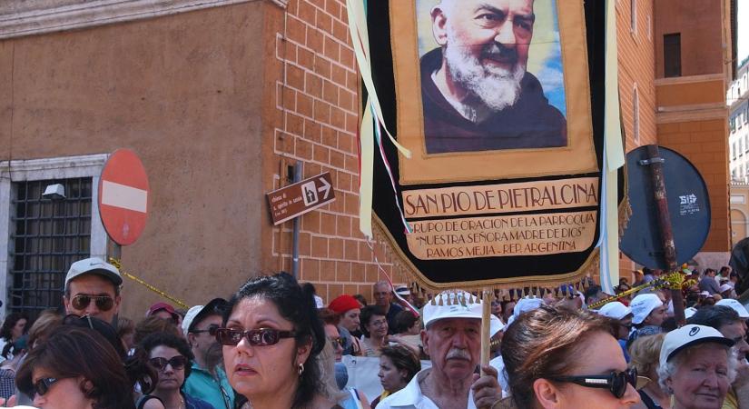 Szent Pio atya csodálatos élete – Stigmák, gyógyulások és a magyar remény