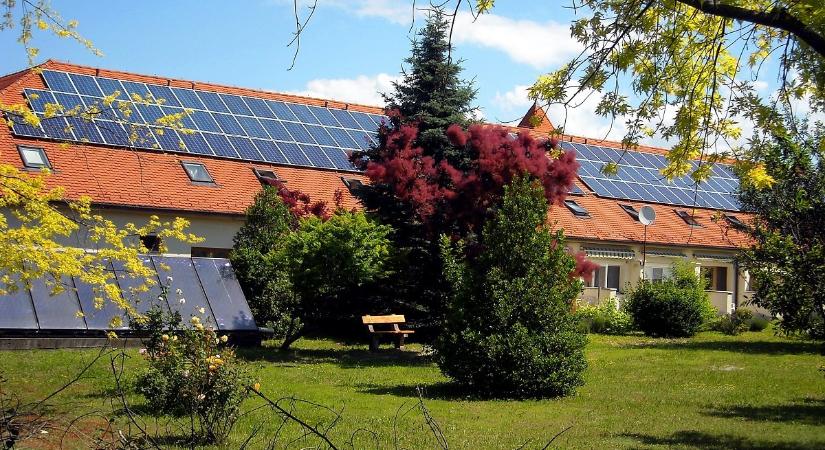 Új vívmány segíti láthatatlanná varázsolni a napelemeket