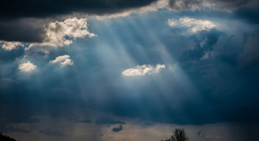 Megérkeztek az első előrejelzések! Ilyen lesz 2026 májusának időjárása