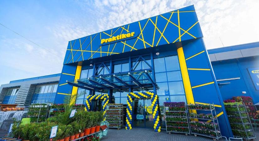 Vitorlázó repülőgép, veterán autó, arcfestés, csillámtetkó és kreatív építősarok: családi szombat Veszprémben