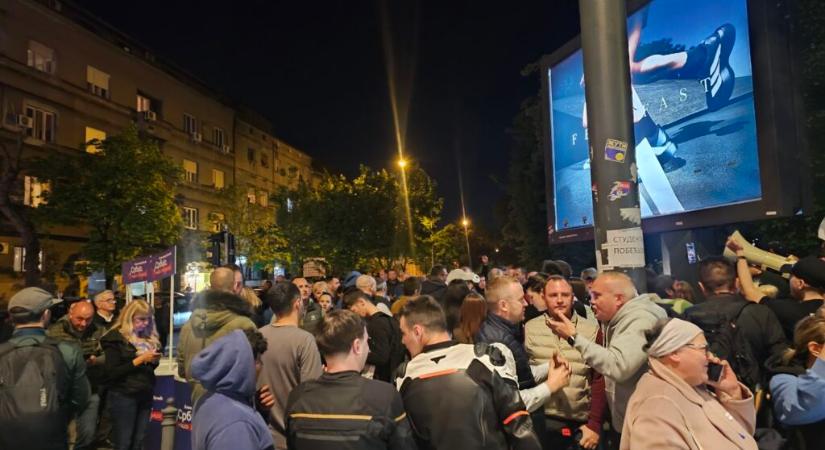 Incidensek a haladók szimpatizánsai és a tüntető polgárok között Zimonyban