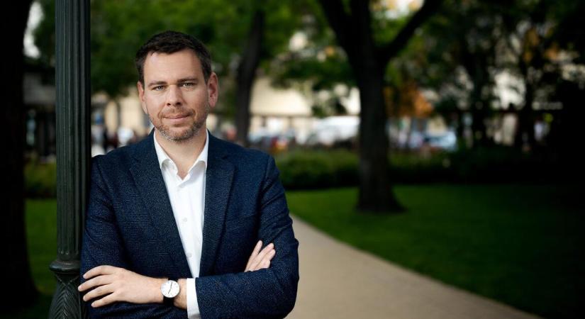 A szakma hozsannázik azon, hogy Lázár Jánost Vitézy Dávid válthatja a miniszteri székben