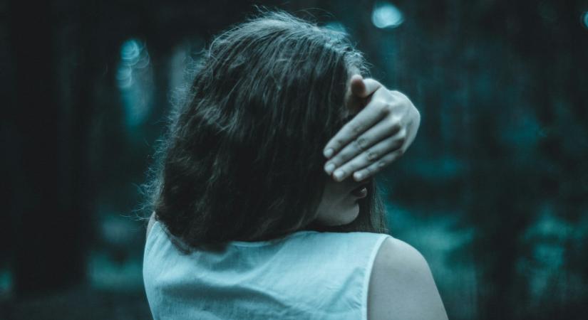 „Ok nélkül hányingerem lett és kiderült, hogy pont akkor regisztrált Tinderre” – Történetek, amikor a női intuíció működött