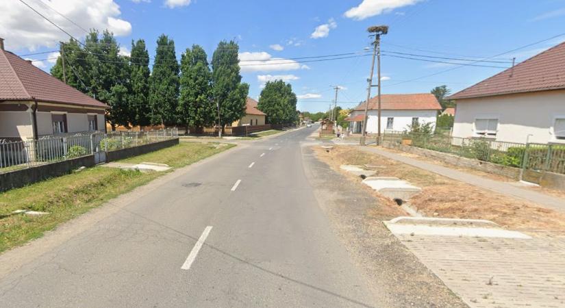 Árokba csapódott egy autó Tiszalúcon