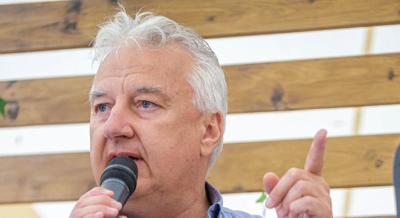 Semjén Zsolt venné a kalapját