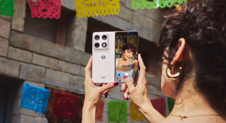 Újabb kinyitható mobillal készül a Motorola, pár nap múlva be is mutatkozik