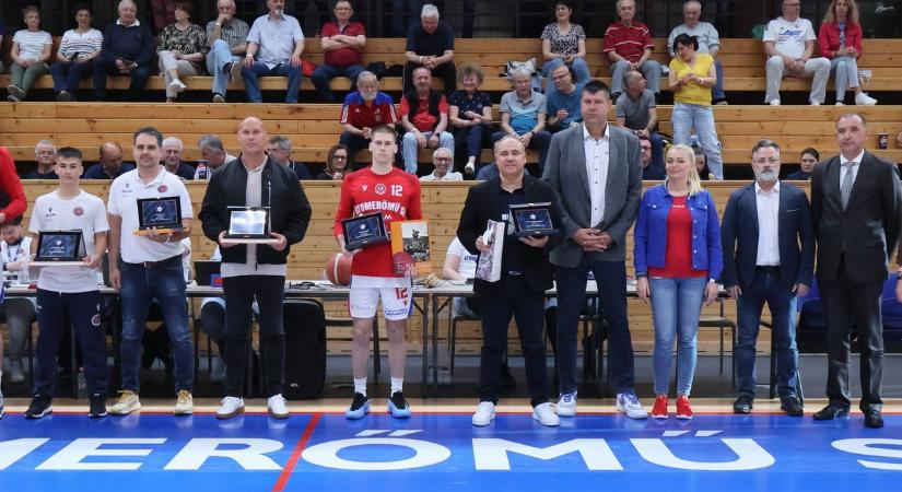 Az év legjobbjait díjazták a Gesztenyés úton (galéria)