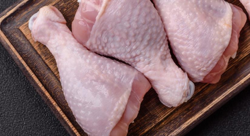 Ez a hatalmas hiba a csirkehús tárolásakor szinte mindenkinél előfordul – akár komoly következményei is lehetnek