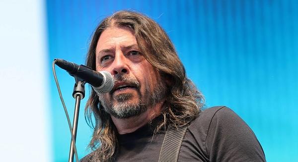 Dave Grohl: "az orvosom is jóváhagyta, hogy minden koncertünk előtt igyak"