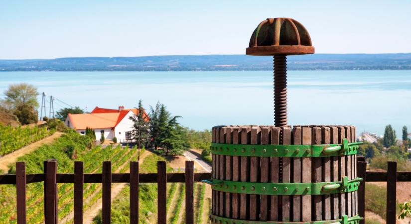 Indul az előszezon a Balatonnál: itt a menetrend, így spórolnak 15%-ot a jegyárakon az élelmes magyarok