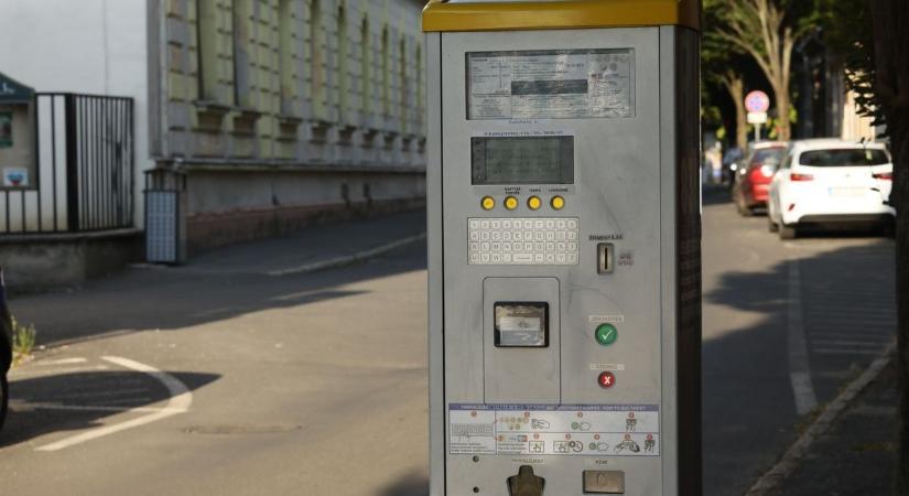 Kiszámoltuk: ennyibe kerül a parkolás a Balatonnál szezonban és azon kívül