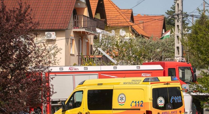 Felcsaptak a lángok Hajdú-Biharban, két város tűzoltói vonultak a kigyulladt családi házhoz!