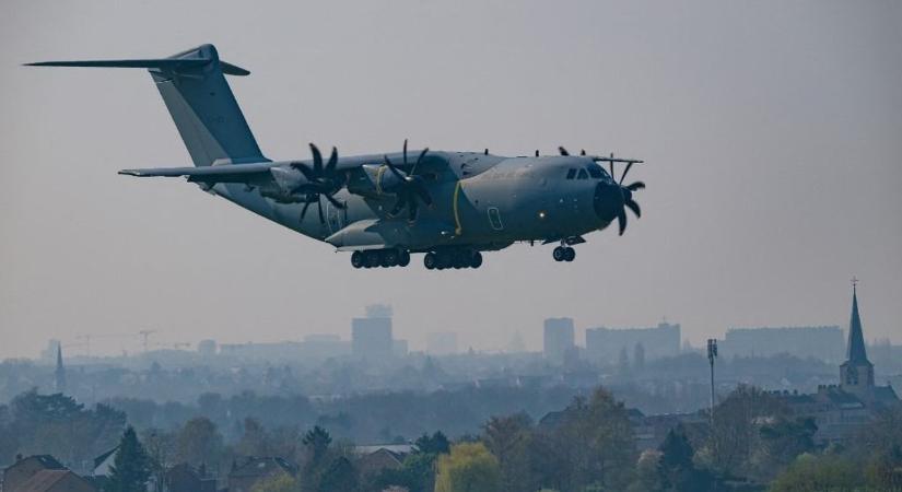 Rálőttek egy európai NATO-tag gépére, hajszálon múlt 80 katona élete