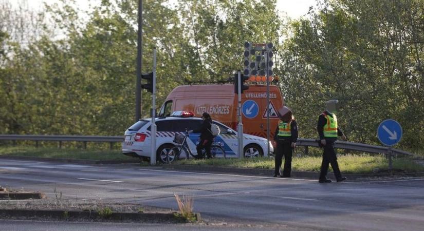 Szörnyű baleset a 83-ason, halálra gázolták a fociedzőt - videó