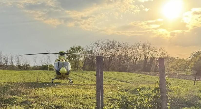 Mentőhelikoptert riasztottak: sokkot kapott édesapa karjaiból kellett átvenni a kéthetes csecsemőt