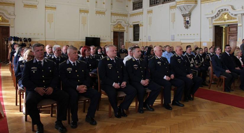 A bűn üldözői vehettek át elismerést Nyíregyházán