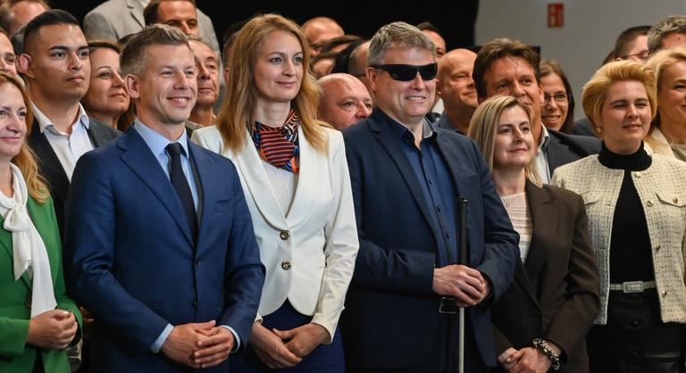 A látássérültekkel foglalkozó szervezetek történelmi pillanatnak nevezték Magyar Péter bejelentését