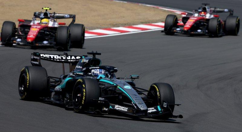 Russell: Ez a szabályrendszer jobban fekszik a Mercedesnek