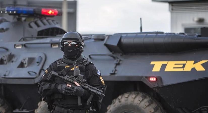 Budai túszdráma: Kiszabadult a panelben foglyul ejtett nő