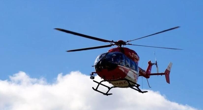 Mentőhelikoptert riasztottak az apa karjában kékülő kéthetes csecsemőhöz