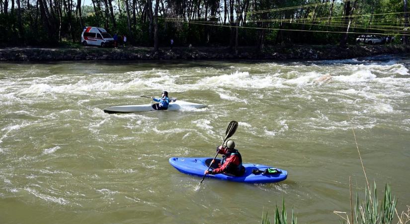 Vadvízi és szlalom kajak-kenu válogató verseny Dunaremetén - galéria