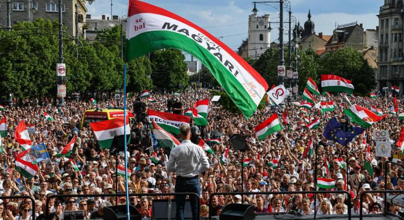 Múltán az árnak – Szénási Sándor jegyzete