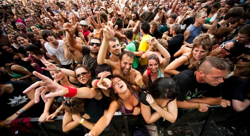 Emlékszel még, ki énekelte ezeket a 90-es évekbeli slágereket?