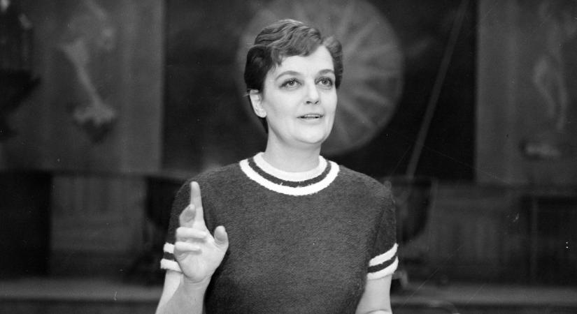 Ritkán látott felvétel került elő! Ő Tolnay Klári lánya