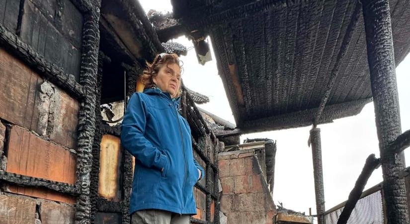 Porig égett egy miskolci tanárnő otthona: „Cserépdarabok is hullottak a fejemre”