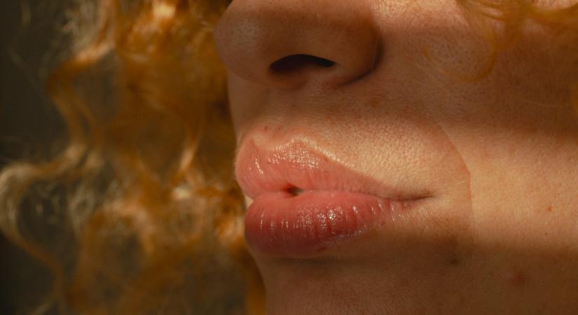 „Beteges, de néha a taszító volt főnökömre gondolok szex közben” – Elítélendő, ha szex közben a partnerem helyett másra gondolok?