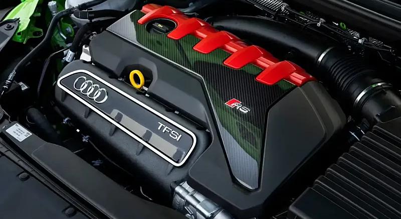 Hibrid megoldás mentheti meg az Audi öthengeresét – ez történt a 17. héten