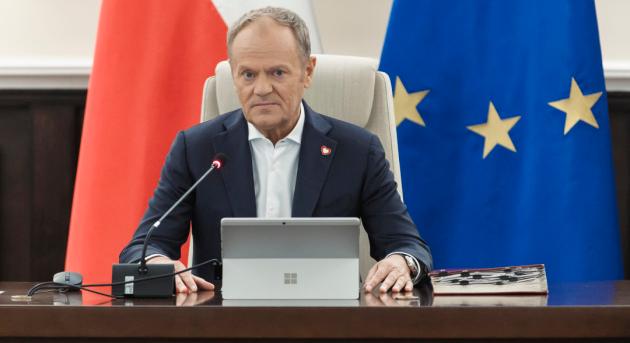Tusk megkérdőjelezte az USA hajlandóságát Európa védelmére egy esetleges orosz támadás esetén egy NATO-ország ellen