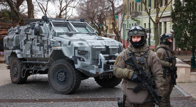 Filmbe illó jelenetek Budapesten: túszul ejtette barátnőjét a férfi, a TEK és a mesterlövészek is kivonultak