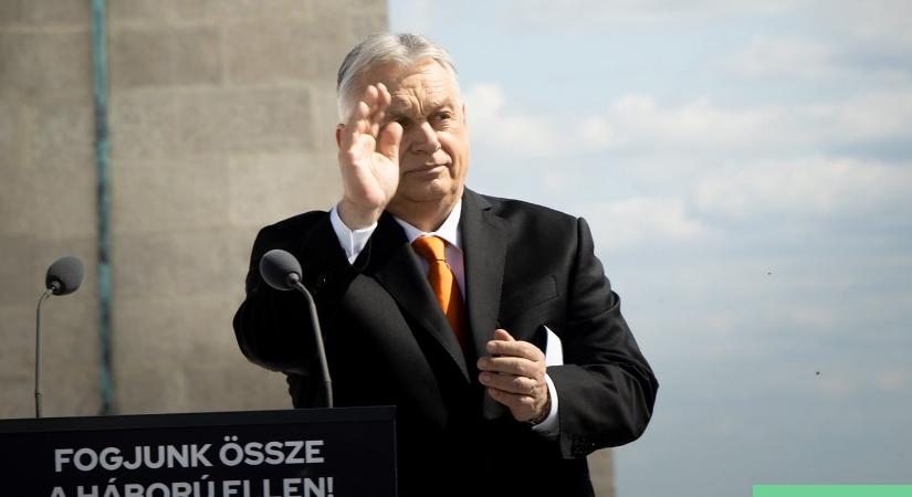 Történelmi pillanat: Orbán Viktor visszaadja országgyűlési mandátumát