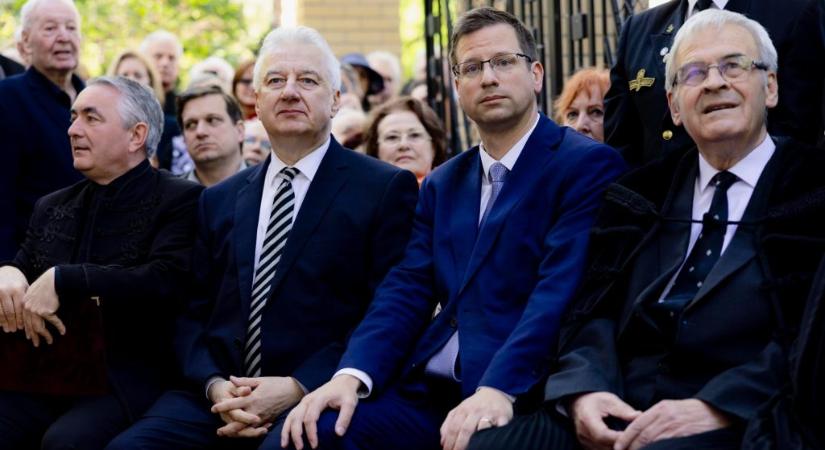 Gulyás és Semjén közösen adta át a tiszás egészségügyi miniszter apjának szobrát