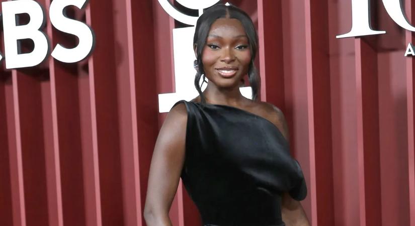 Shalom Blac, a beauty-vlogger és ikon, aki szoborszerű szépségével arat a YouTube-on – durva képek