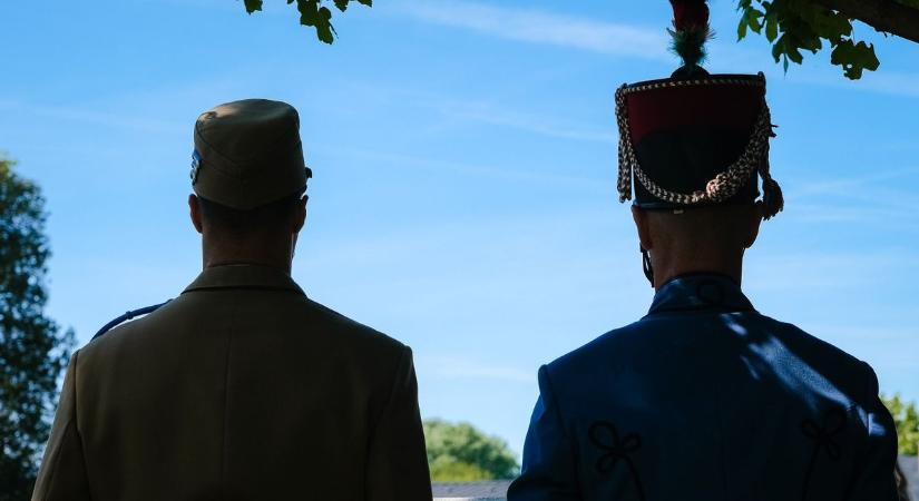 Elbúcsúztaták az utolsó magyar huszár hadapródot Győrben - Négy megyéből érkeztek a gyászolók