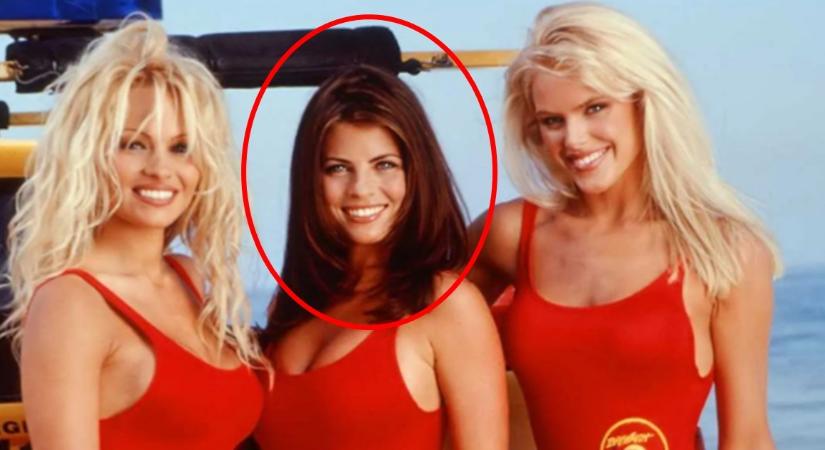 A Baywatch egykori szépségét tönkretette a függősége – Ma már egykori kollégái sem ismerik fel