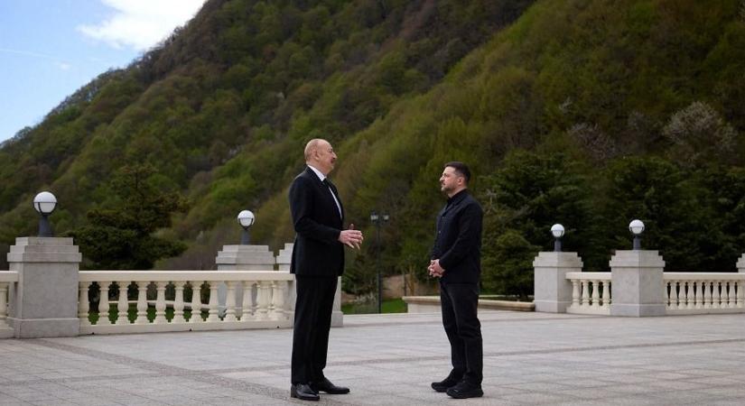 Zelenszkij egy olyan országban jelent meg, ahova egész Európa tülekszik, és elővette a drónkártyát