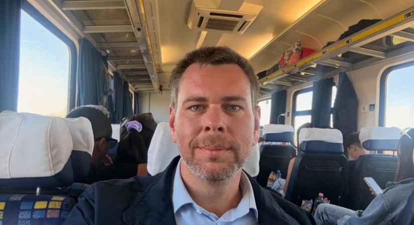 Vitézy Dávid egy különvonaton beszélt a vasútrombolás korszakának végéről