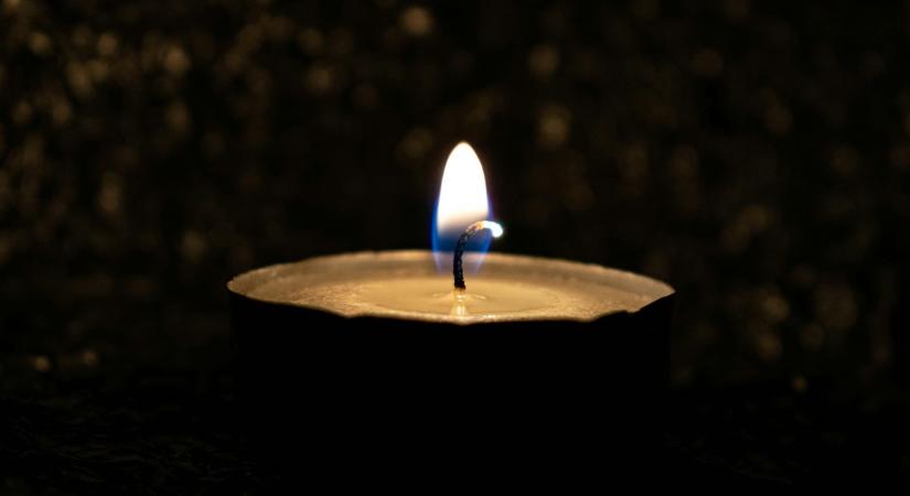 Belehalt a sérüléseibe a 32 éves szépséginfluenszer, miután egy fővárosi klub előtt elgázolták – Egy korábbi x-faktorost tartóztattak le az ügyben