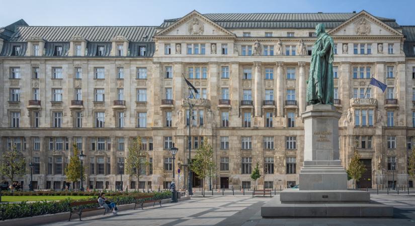 Ezt a 12 embert helyezi a TISZA miniszter pozícióba: még 4 hely kiadó, így alakul át a minisztériumok rendszere