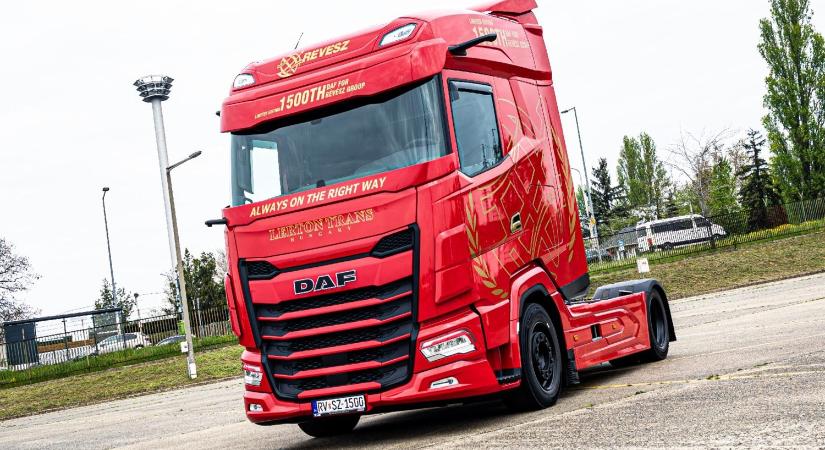 Sokatmondó rendszámot kapott egy magyar vontató