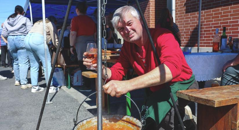 Pörkölt és csavaros fagyi – Szőregen már most szombaton majális volt