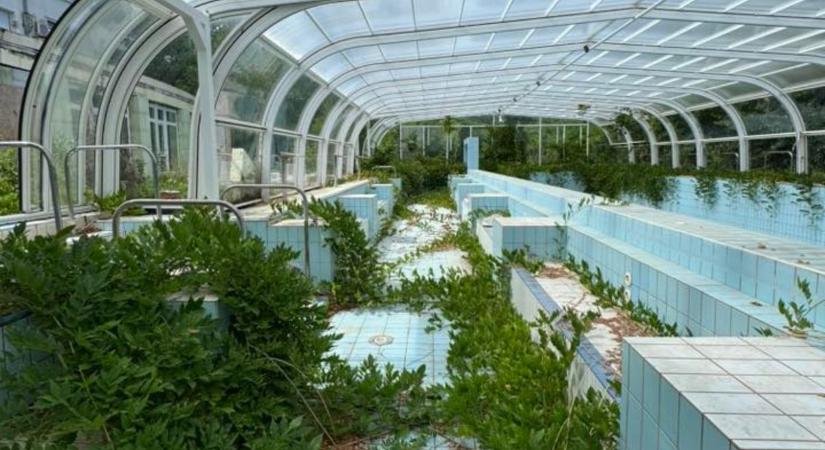 Urbexfotókon a gyógyvizet rejtő balatoni szellemhotel, mintha tegnap állt volna meg az idő