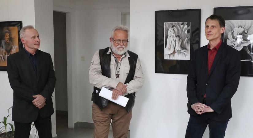 Ahol Freud a vándorsólyommal, Darwin pedig a táltossal találkozik