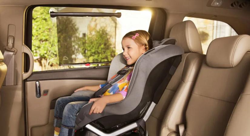 Pokoli hőség az autóban! Megvéd a napellenző a forróságtól?